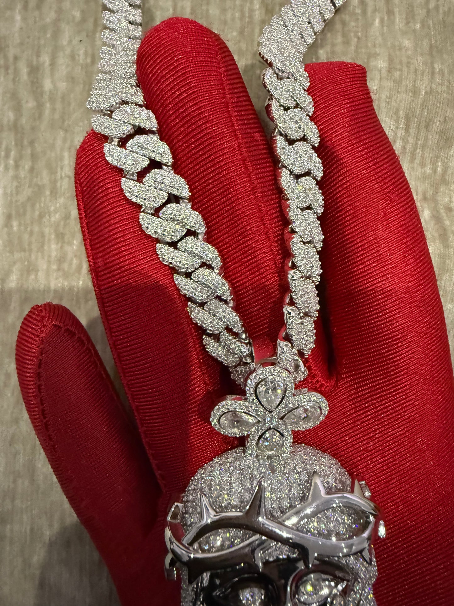 20 inch 10mm Moissanite tight link chain combo with Jesus pendant 925 silver VVS1 top tier quality 100 % Authentic.