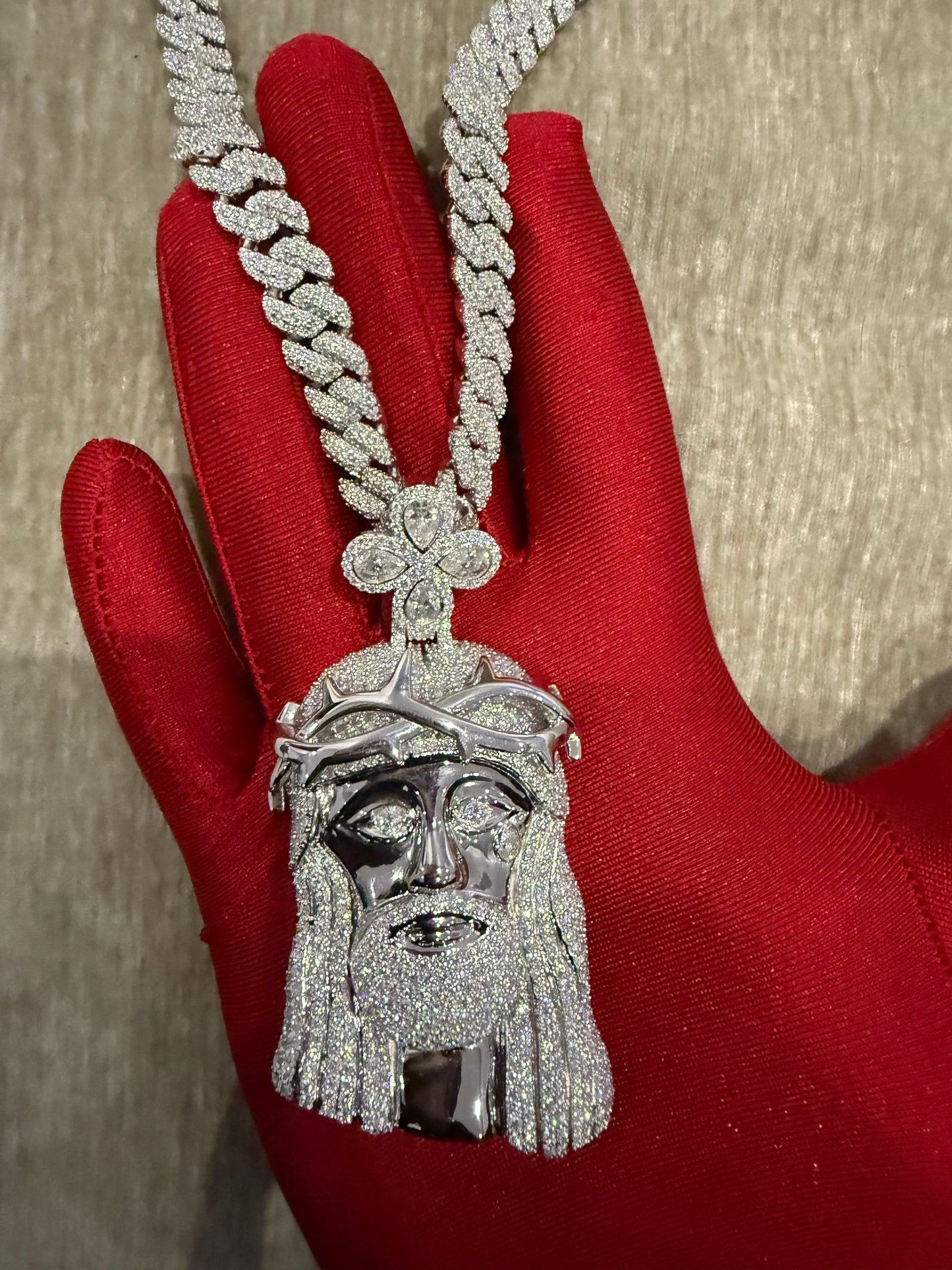 20 inch 10mm Moissanite tight link chain combo with Jesus pendant 925 silver VVS1 top tier quality 100 % Authentic.