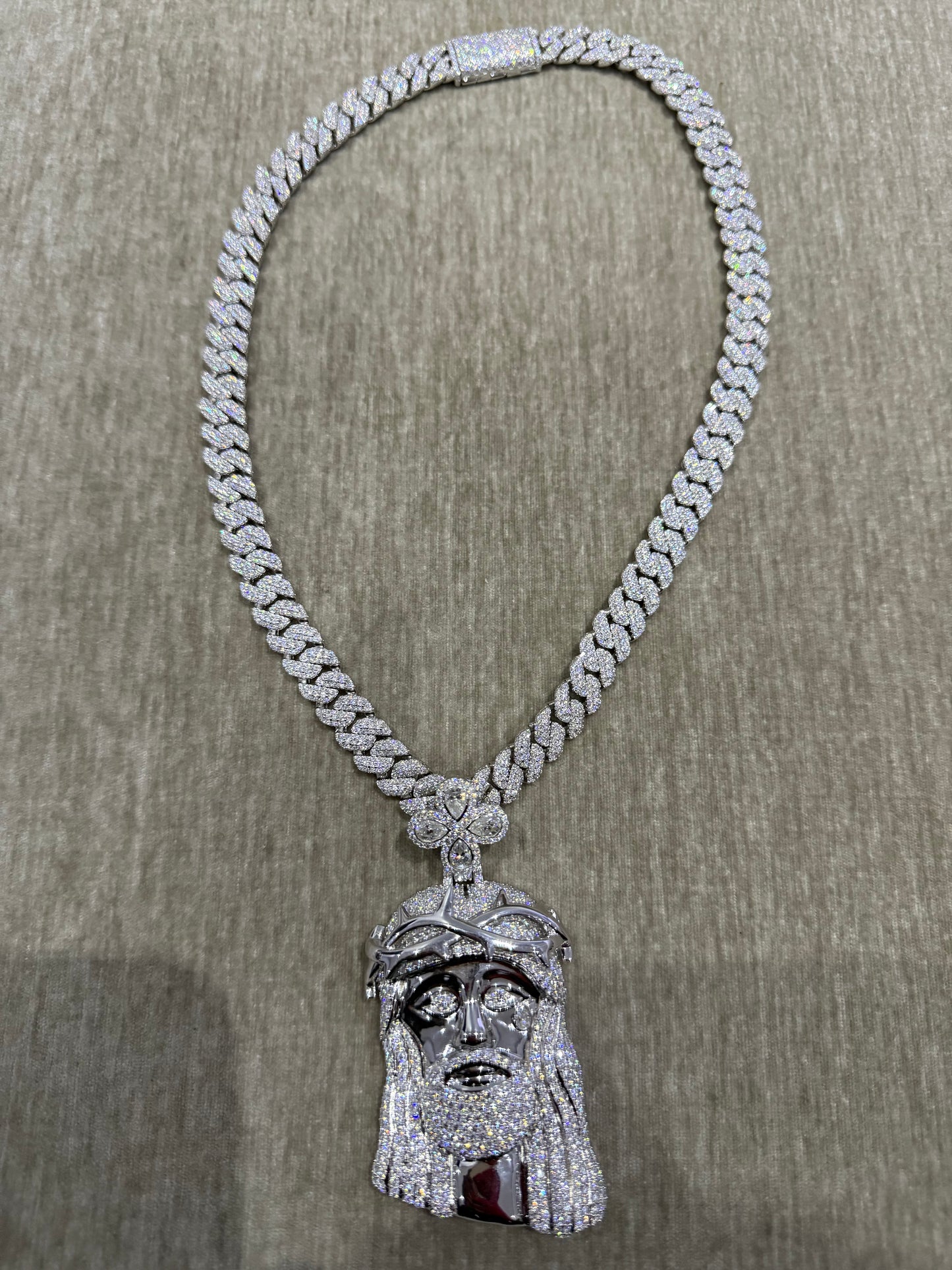 20 inch 10mm Moissanite tight link chain combo with Jesus pendant 925 silver VVS1 top tier quality 100 % Authentic.